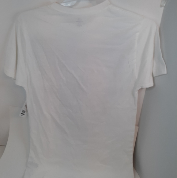 NWT BLACK SKULL ON WHITE TSHIRT SIZE SMALL - Picture 2 of 3